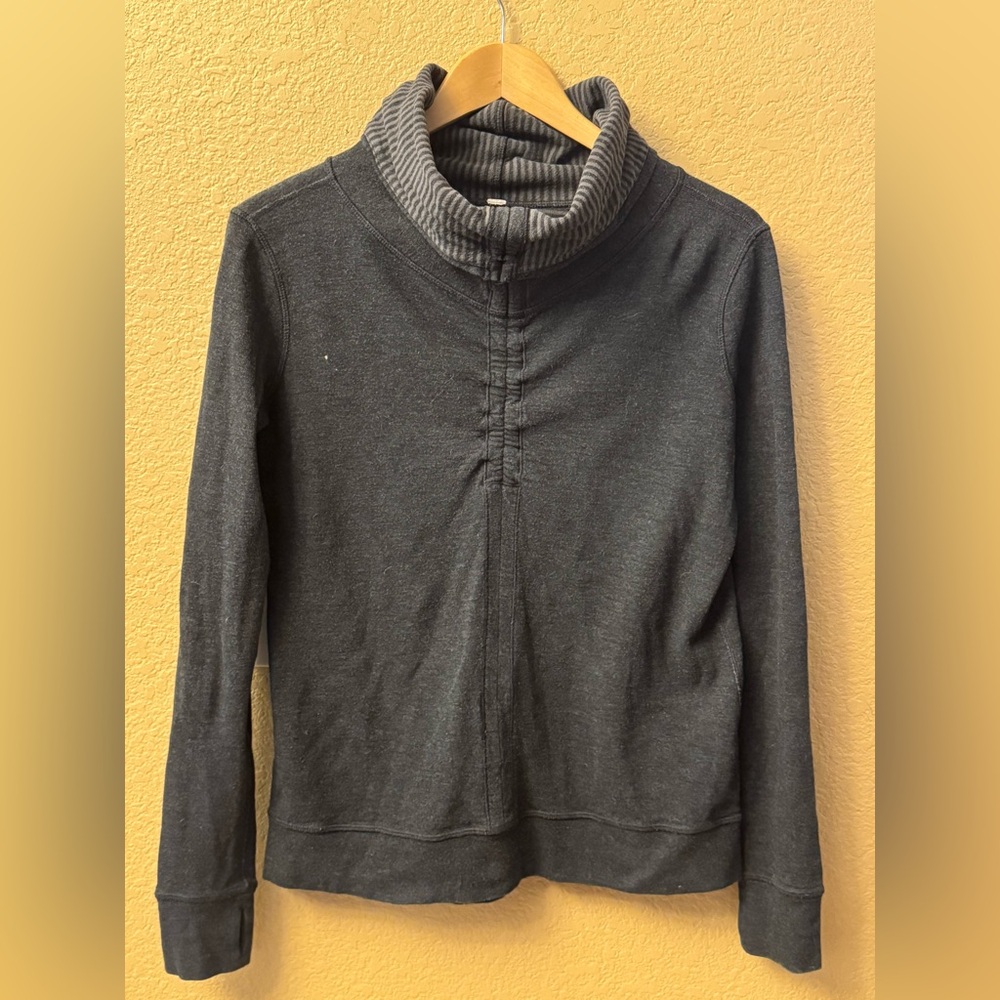 lululemon athletica Reversible Pullover Grey S